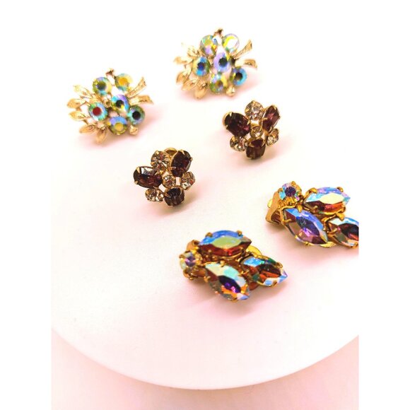 BEAUTIFUL lot of vintage earrings in gold tones, and enamel. Three sets! - Picture 1 of 9